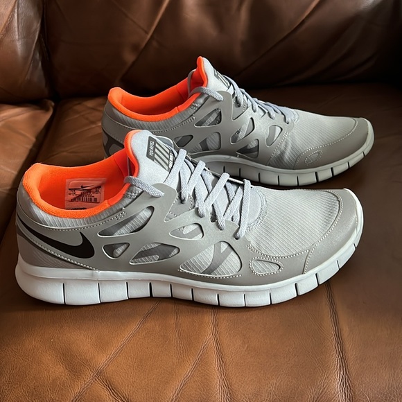 Men’s Nike Free Run+ Shield Gray/Orange Size 12 Dead Stock - Picture 3 of 13